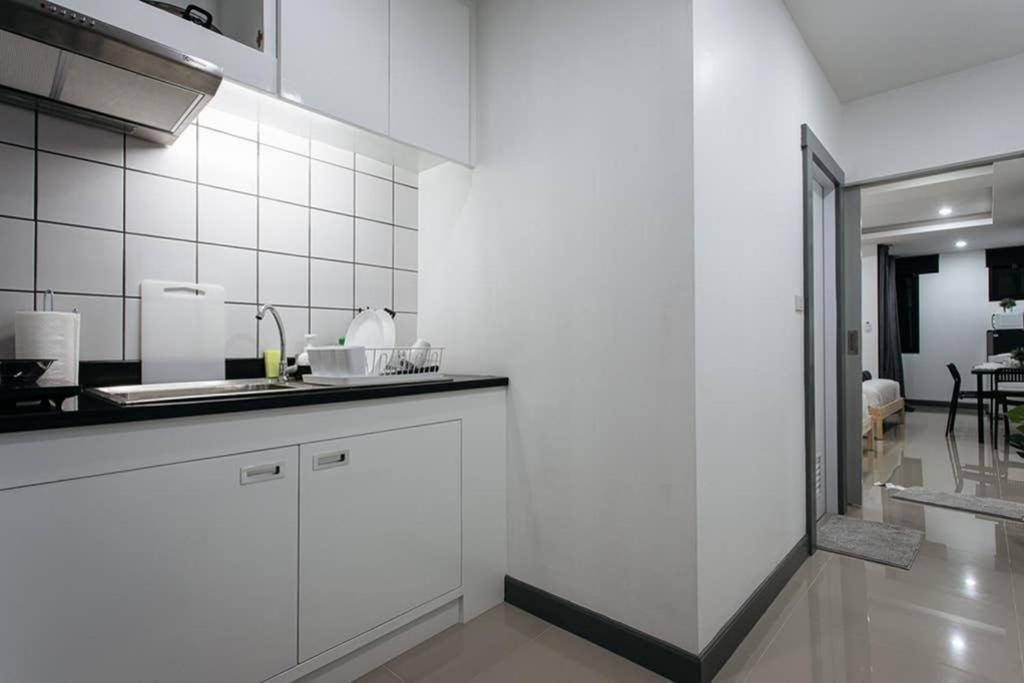 P2 Silom Large 2Beds Full Kitchen Wifi 4-6Pax Apartamento Banguecoque Exterior foto