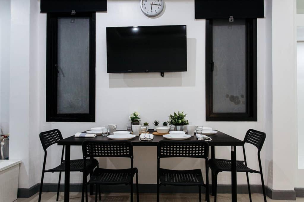 P2 Silom Large 2Beds Full Kitchen Wifi 4-6Pax Apartamento Banguecoque Exterior foto